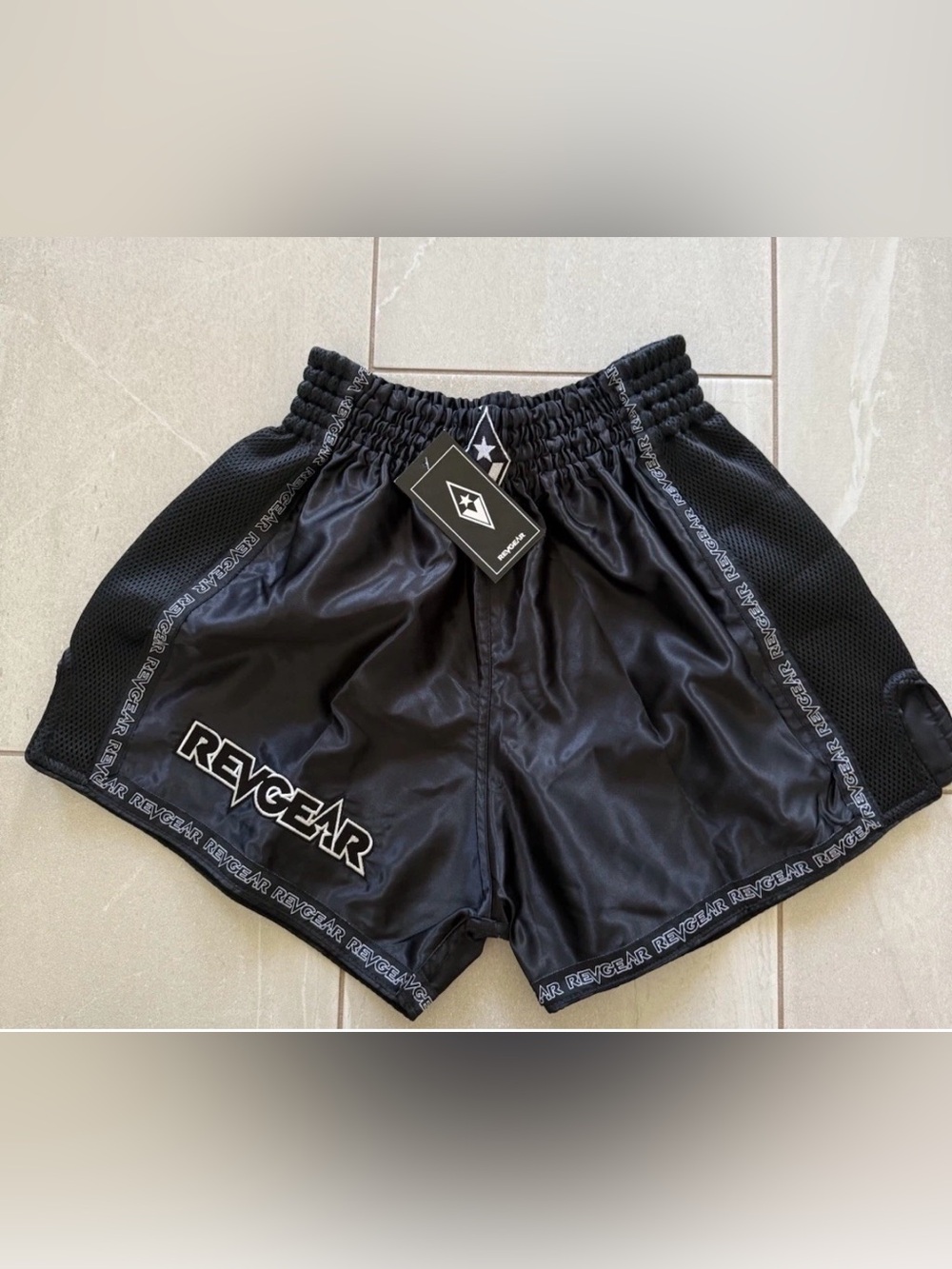 Revgear Muay Thai Kickboxing Fight Shorts Black Size L NWT
